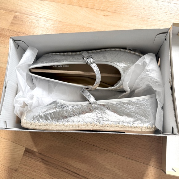 Michael Kors Espadrille, “Lynn Ballet Espadrille”, Silver, Size 9, New in Box! - Picture 3 of 7